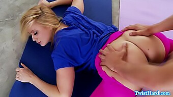 La Chaude Yoga Aj Applegate Fait Une Fellation Profonde