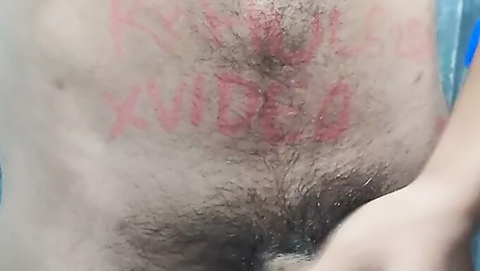 Indický Gay Masturbace S Detailním Záběrem