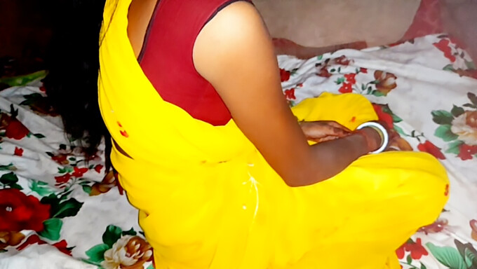 Mamada Y Tragando Semen En Una Hermosa Esposa En Saree Amarillo