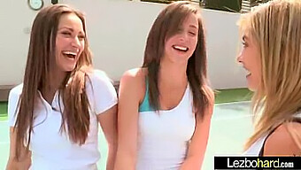 Hai Cô Gái Đồng Tính Tuổi Teen Dani Daniels, Malena Morgan Và Lia Lor Làm Hài Lòng Nhau Trong Video Cam Này